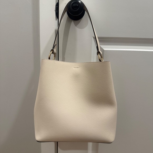 Coach Town Bucket Bag Cream Polished Pebble Leather Gold Hardware NWOT - Picture 2 of 9